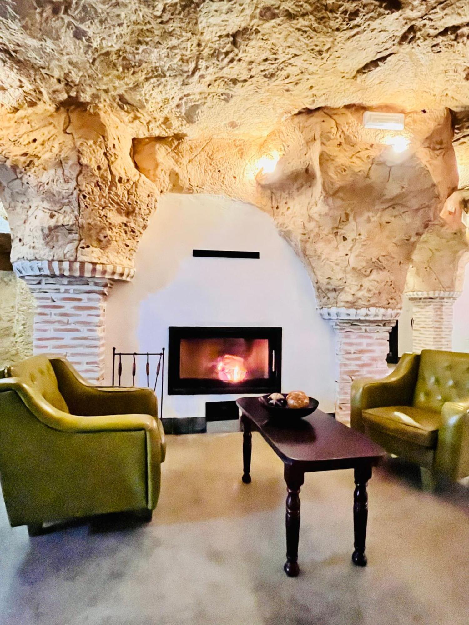 Casa Rural Cueva El Nido Casas de Fernando Alonso ภายนอก รูปภาพ